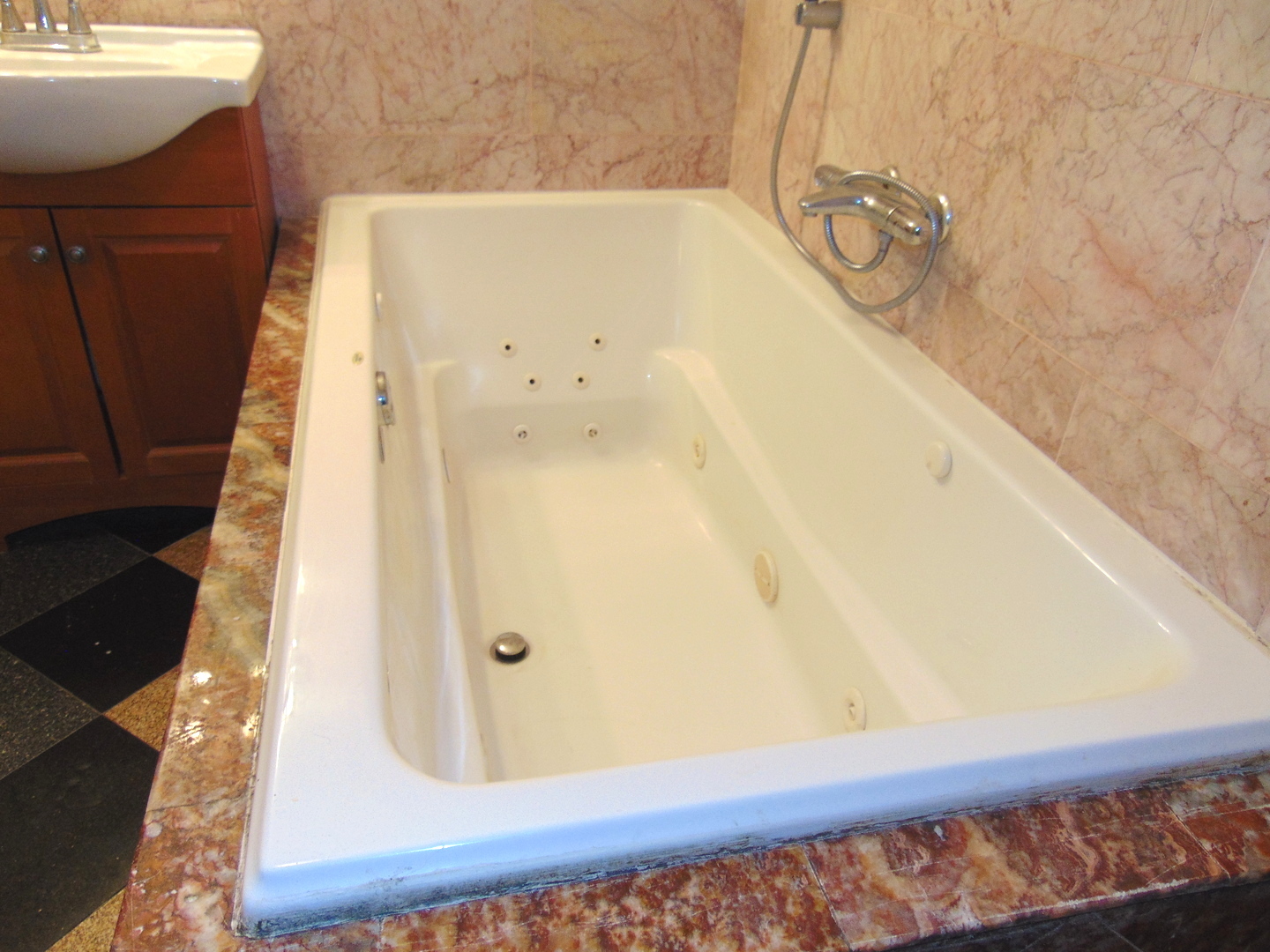 9588 N Terrace Place #208H, Des Plaines, IL 60016