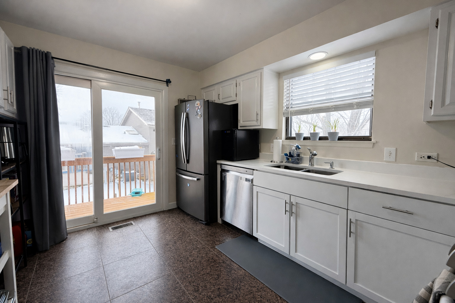 1587 Brookside Drive, Hoffman Estates, IL 60169