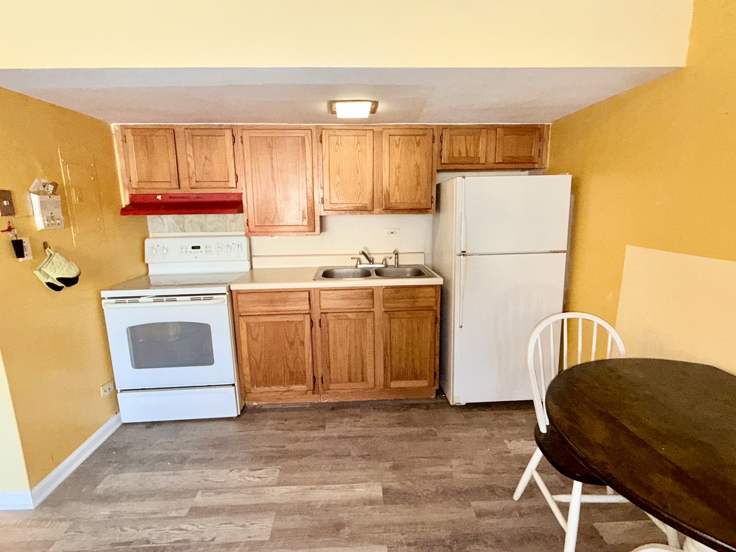 1160 W 18th Street #GW, Broadview, IL 60155