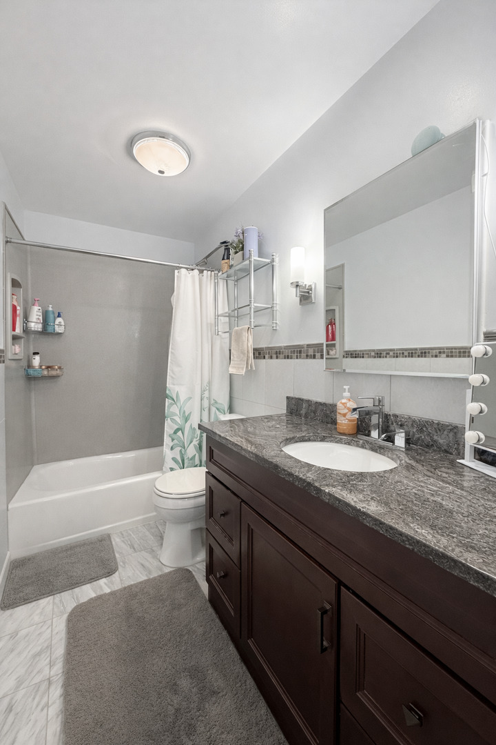 1280 Clover Lane, Hoffman Estates, IL 60192