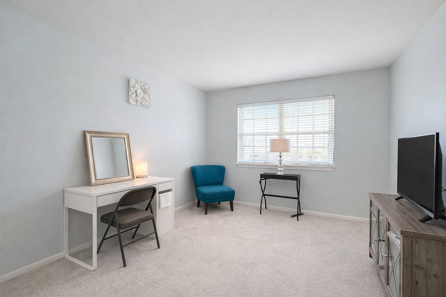 1280 Clover Lane, Hoffman Estates, IL 60192