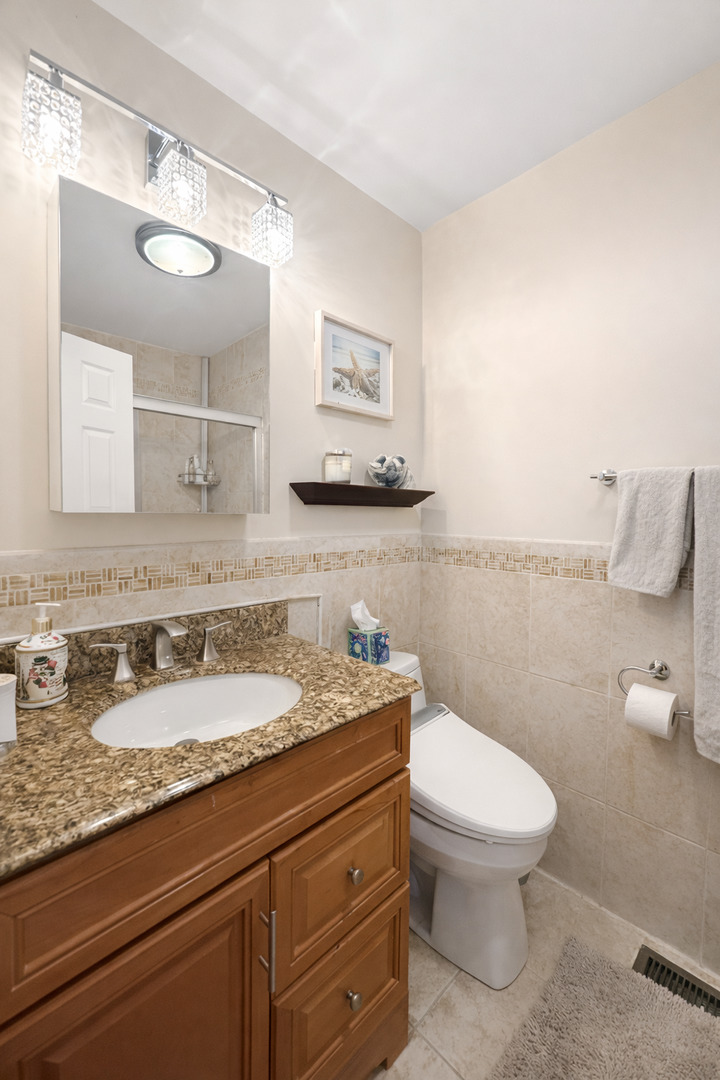 1280 Clover Lane, Hoffman Estates, IL 60192