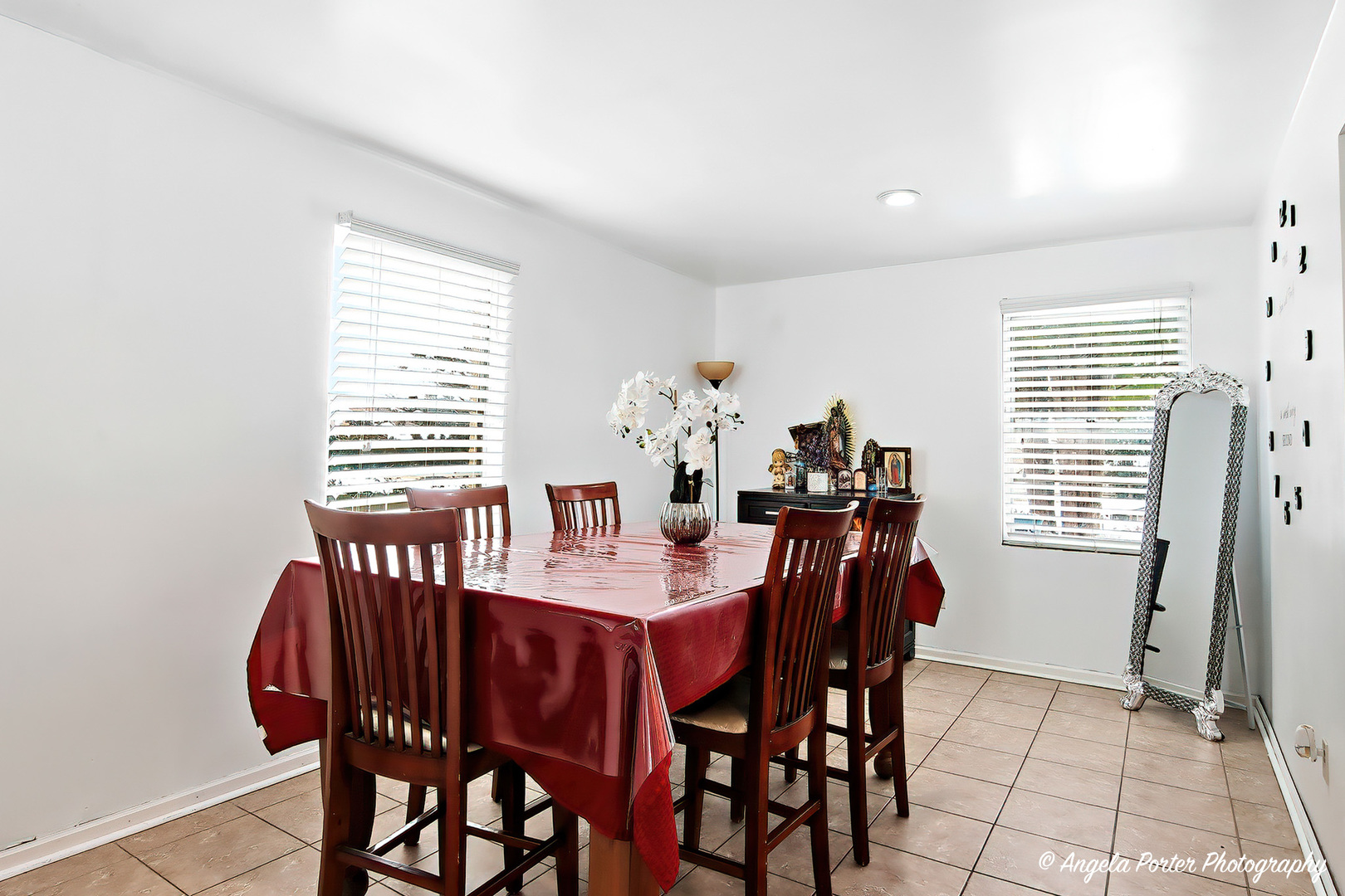 1810 LINDEN Avenue, Waukegan, IL 60087