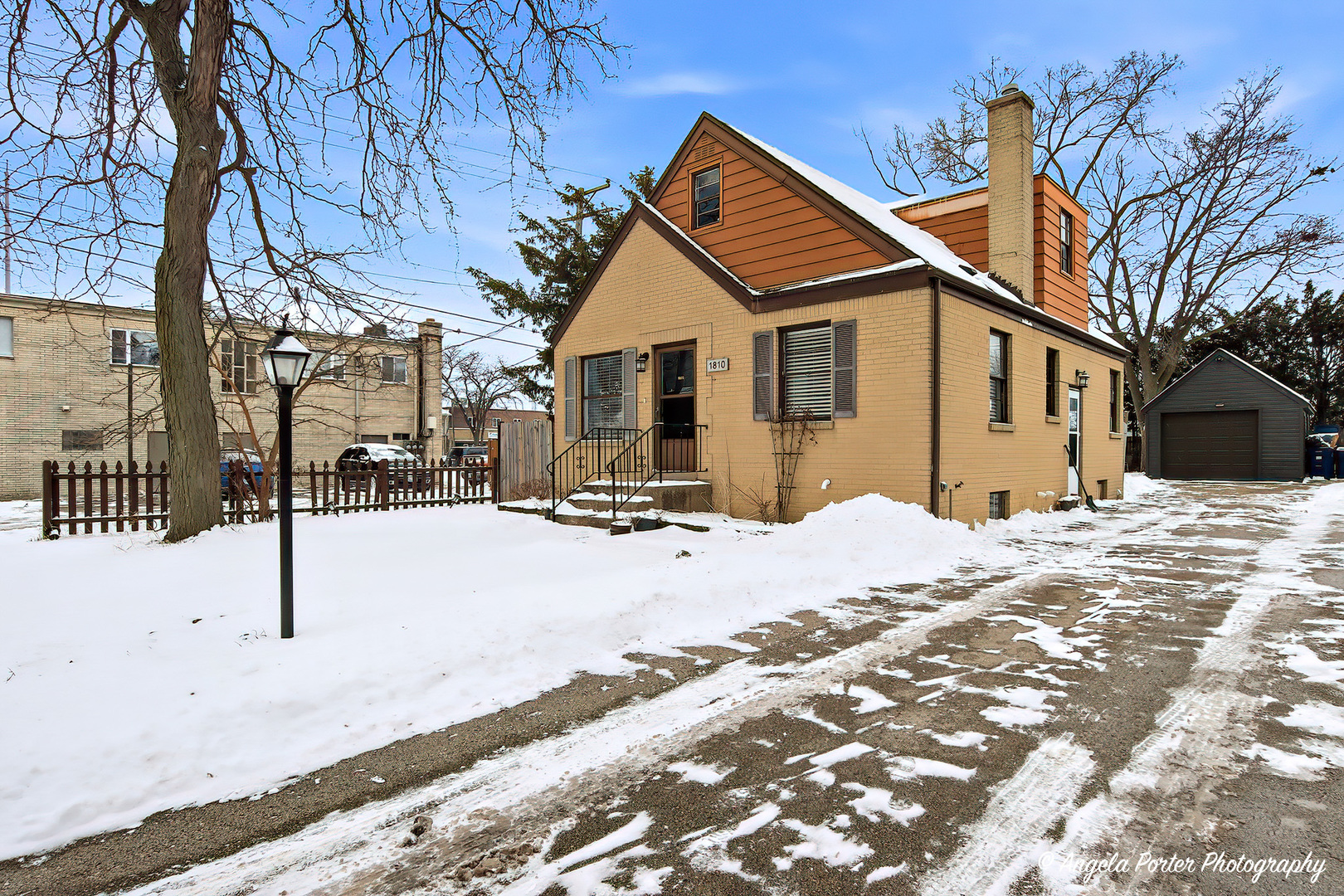 1810 LINDEN Avenue, Waukegan, IL 60087