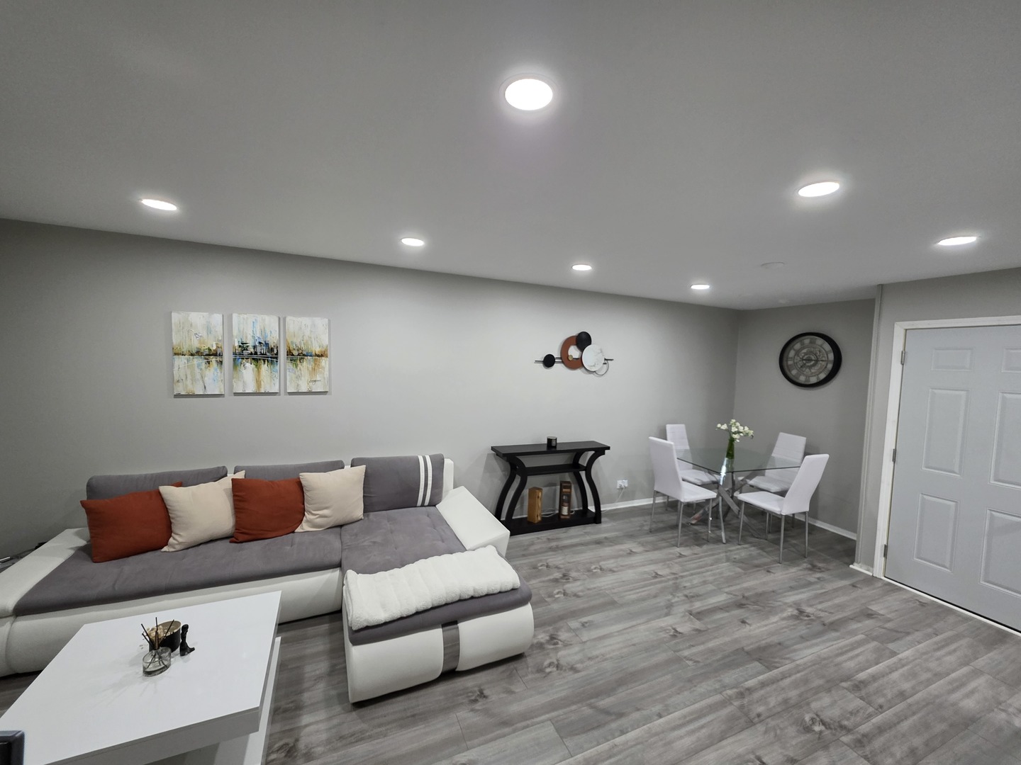 1930 Kenilworth Circle #E, Hoffman Estates, IL 60169