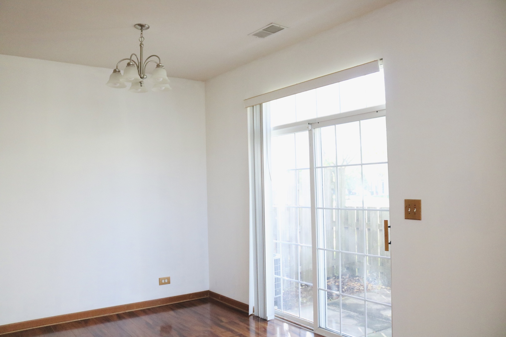 2598 Hillsboro Boulevard, Aurora, IL 60503