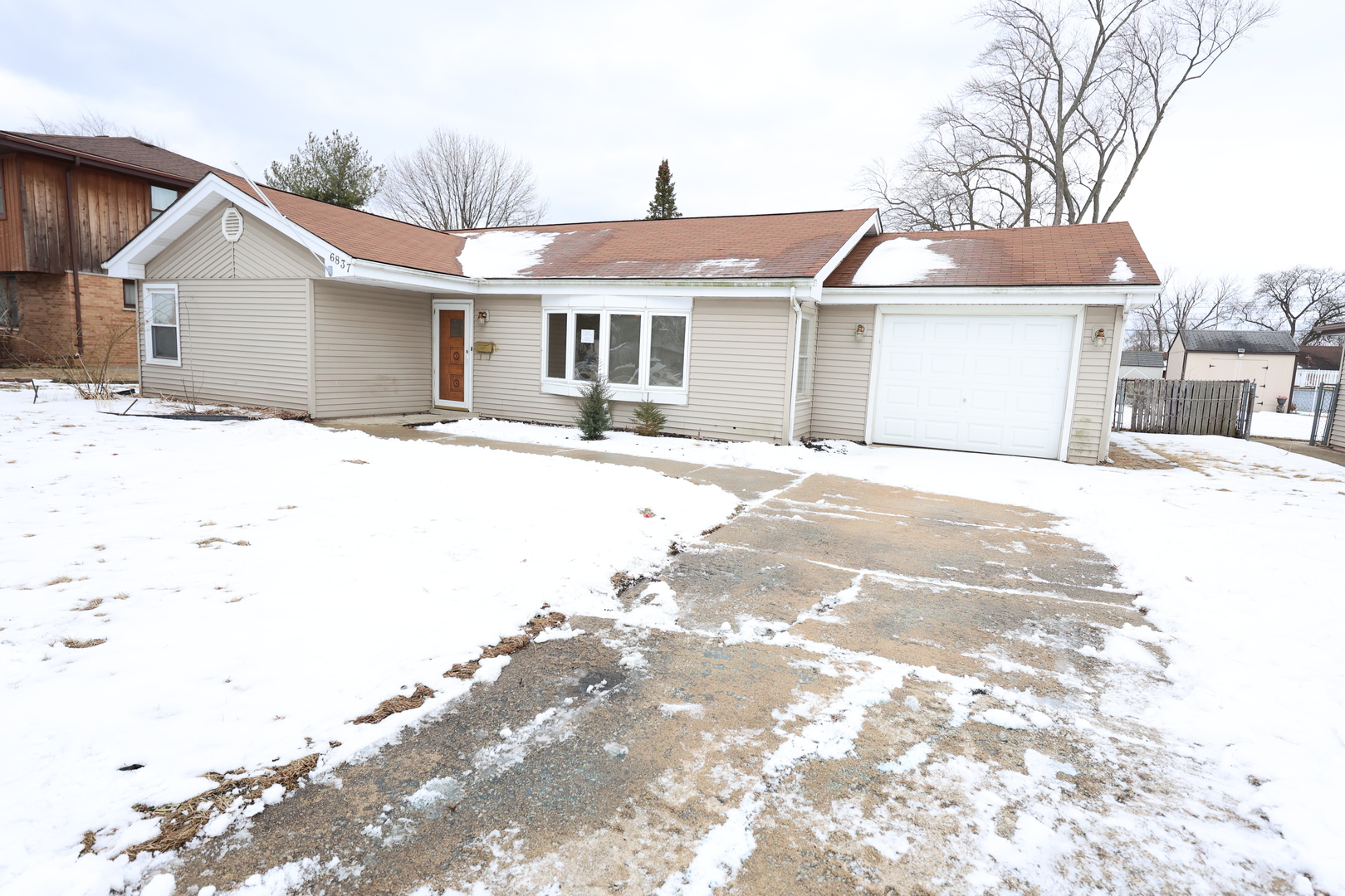 6837 W 113TH Street, Worth, IL 60482