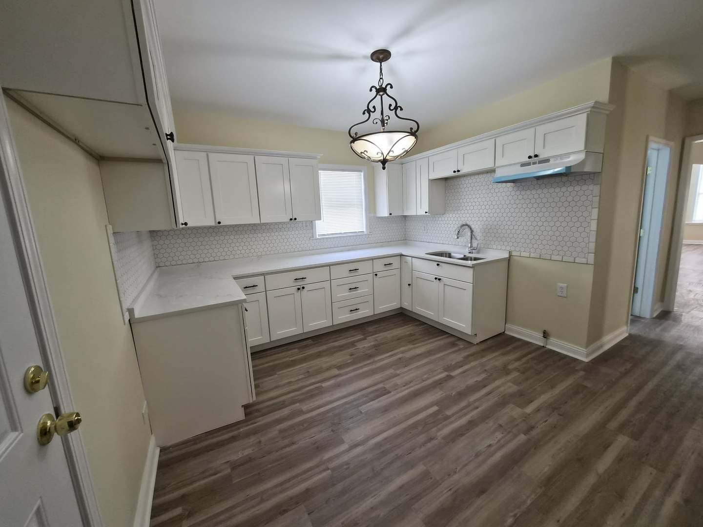 1234 W 72nd Street, Chicago, IL 60636