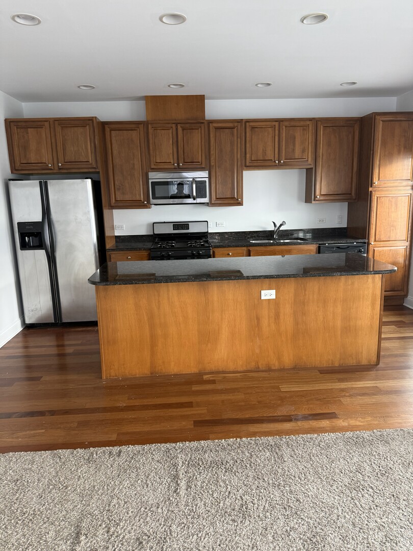 6961 Vine Street #303, Indian Head Park, IL 60525