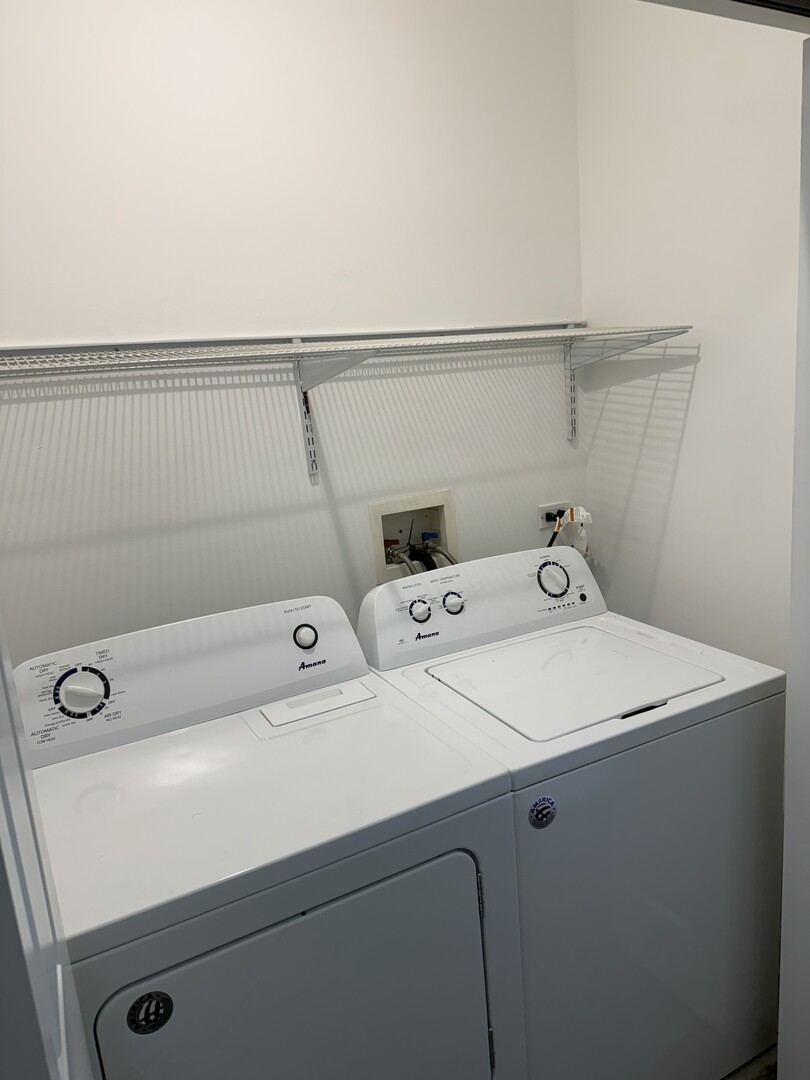 6961 Vine Street #303, Indian Head Park, IL 60525