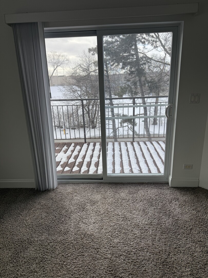 6961 Vine Street #303, Indian Head Park, IL 60525