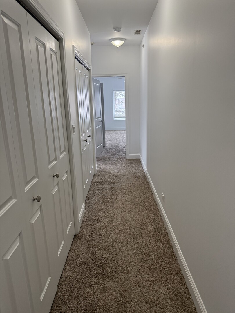 6961 Vine Street #303, Indian Head Park, IL 60525