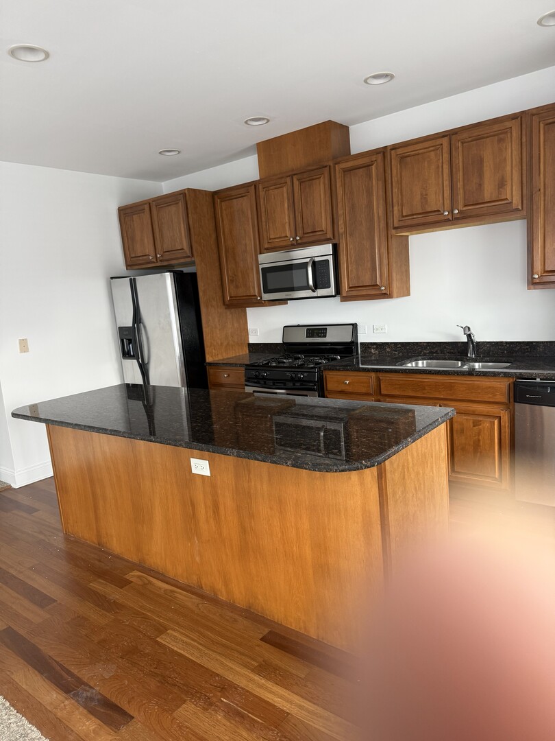 6961 Vine Street #303, Indian Head Park, IL 60525