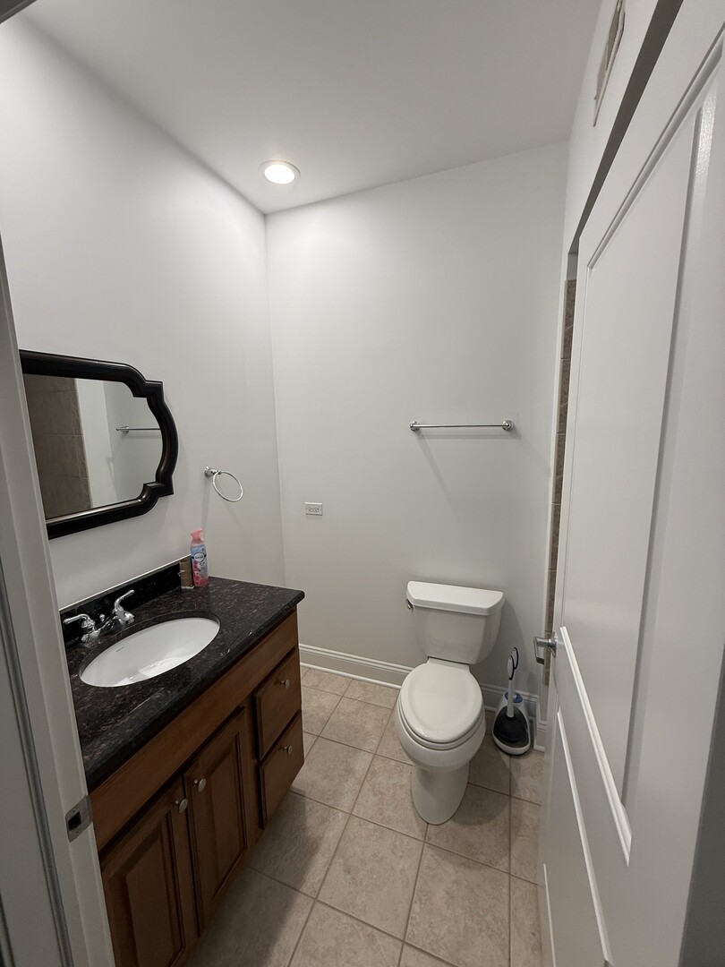 6961 Vine Street #303, Indian Head Park, IL 60525