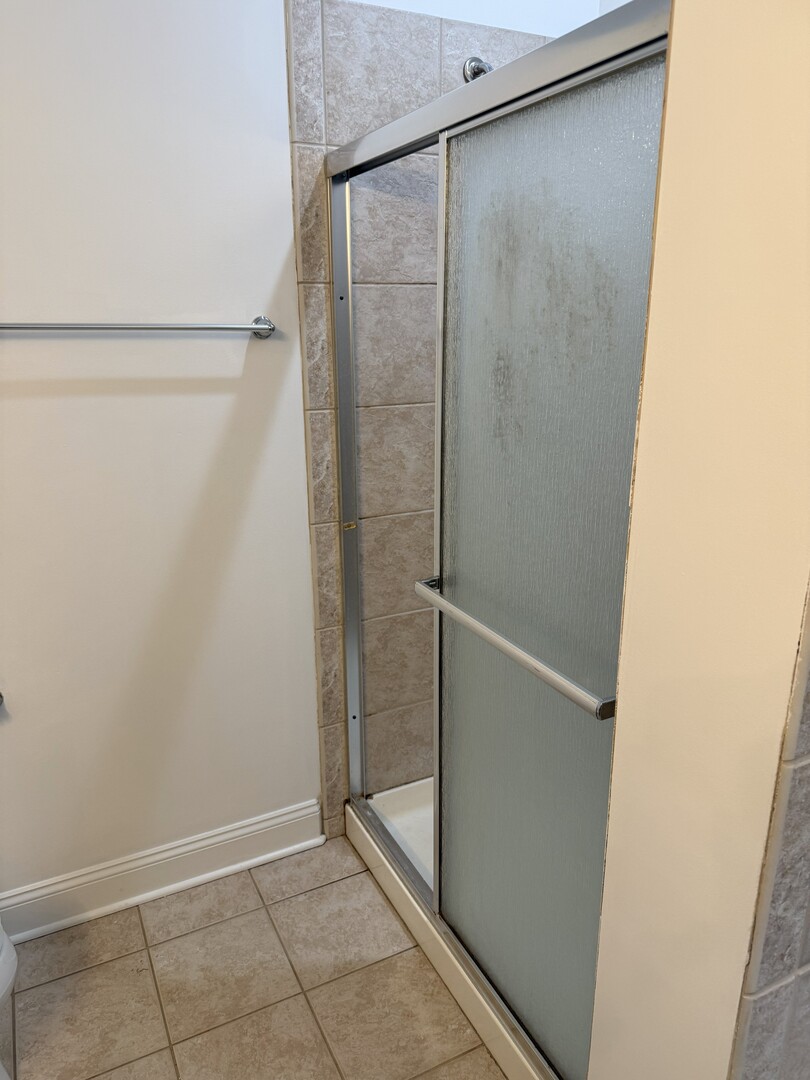 6961 Vine Street #303, Indian Head Park, IL 60525