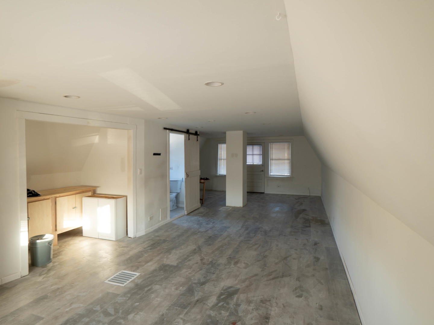 2203 N 74th Avenue, Elmwood Park, IL 60707