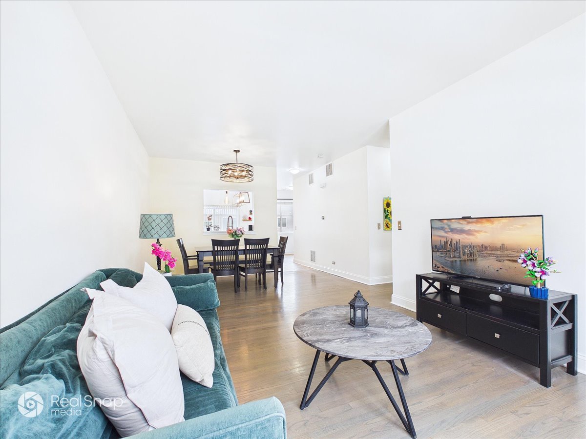 764 Cherry Creek Drive, Grayslake, IL 60030