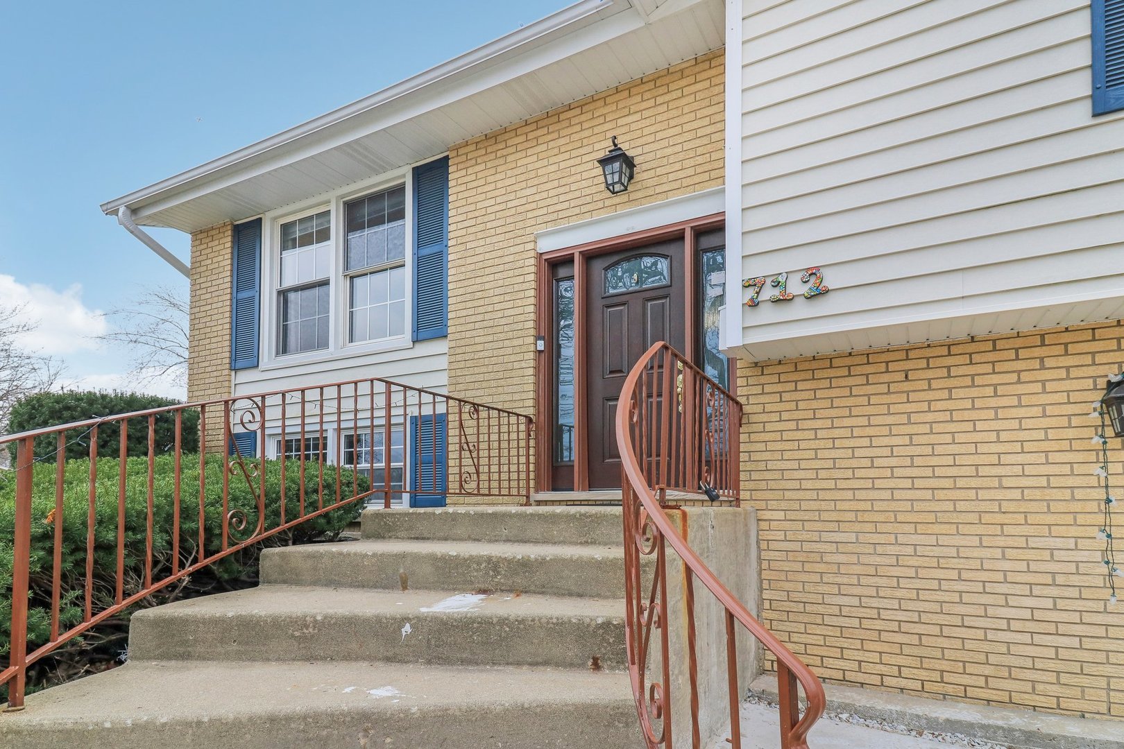 712 Dante Court, Schaumburg, IL 60193