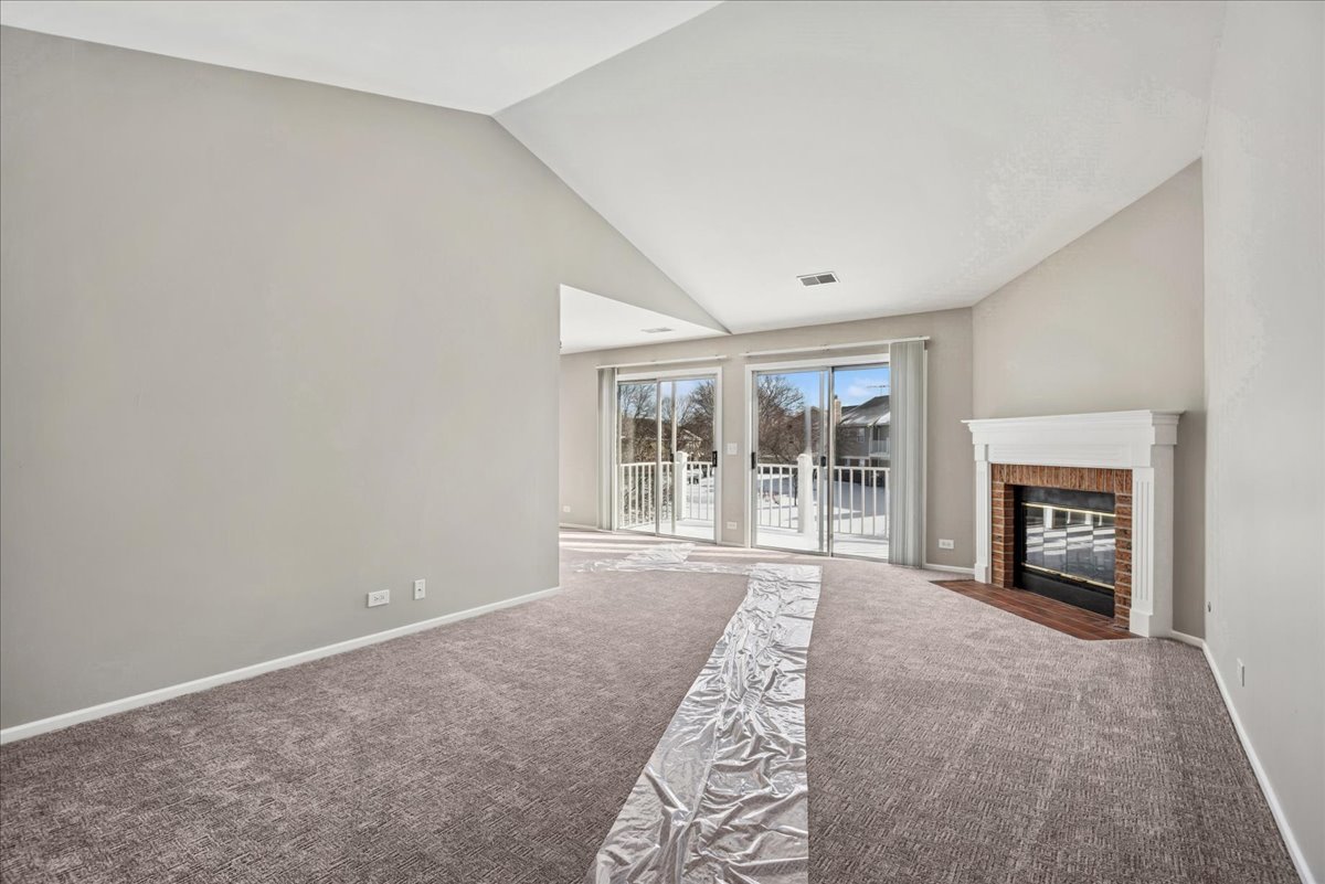 67 Beechmont Court #W2, Schaumburg, IL 60193