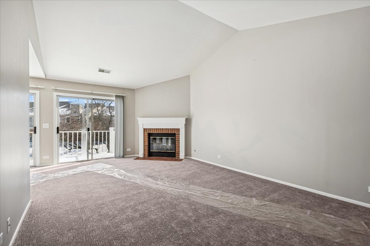 67 Beechmont Court #W2, Schaumburg, IL 60193