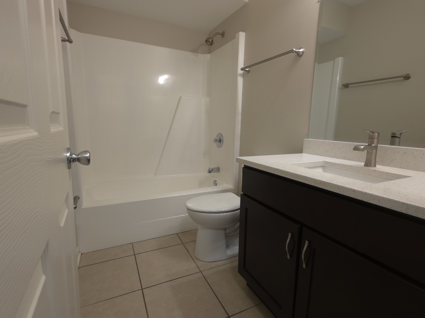 1667 KIOWA Circle #204, Naperville, IL 60565