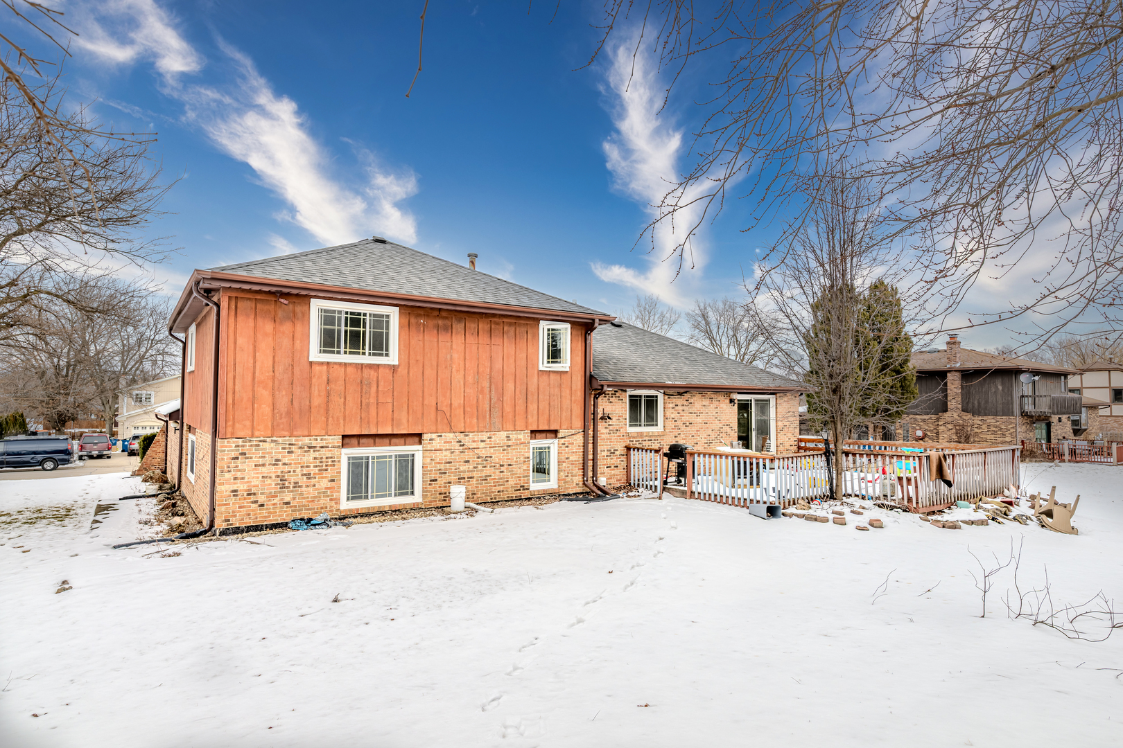 8821 W 100th St Street, Palos Hills, IL 60465