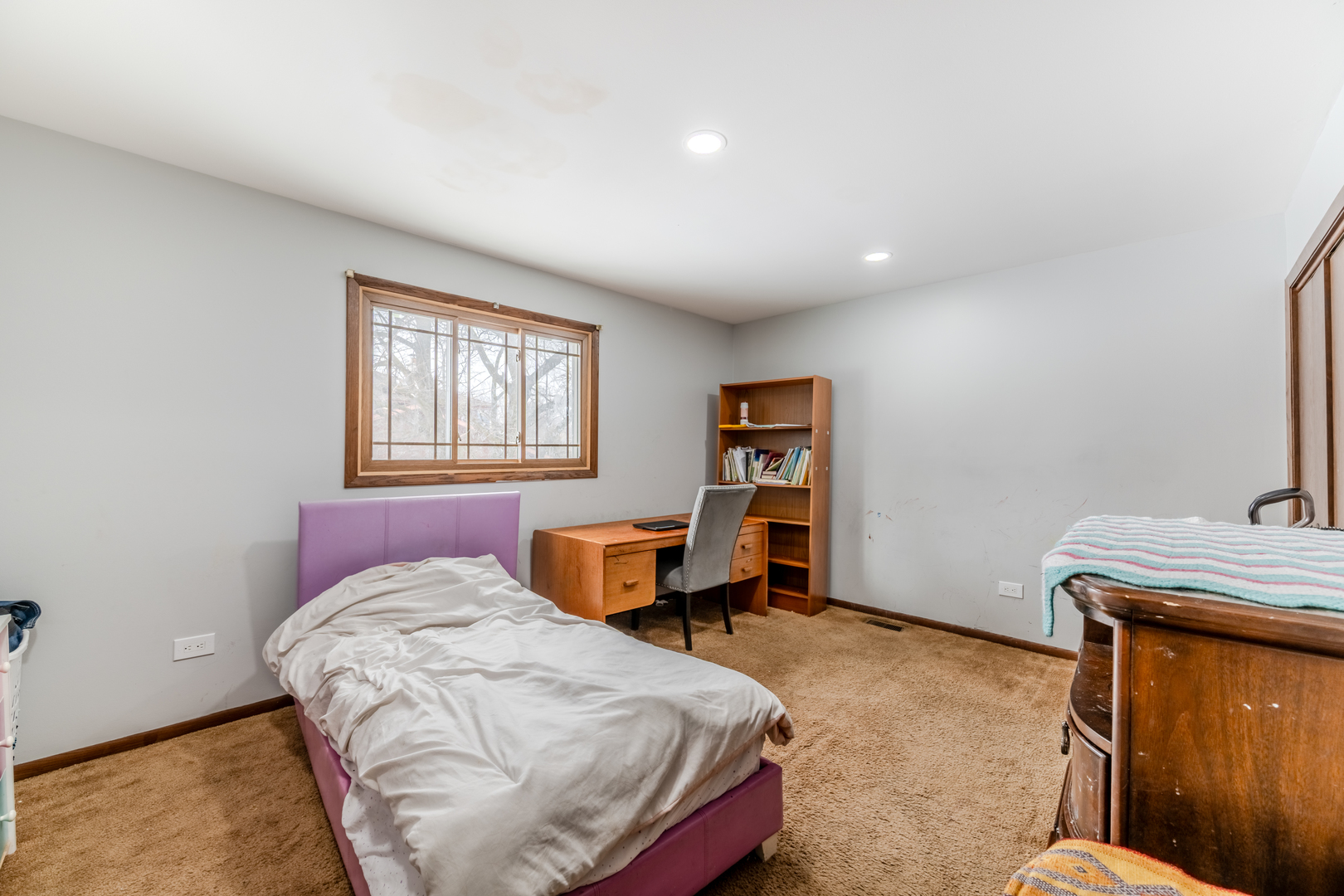 8821 W 100th St Street, Palos Hills, IL 60465