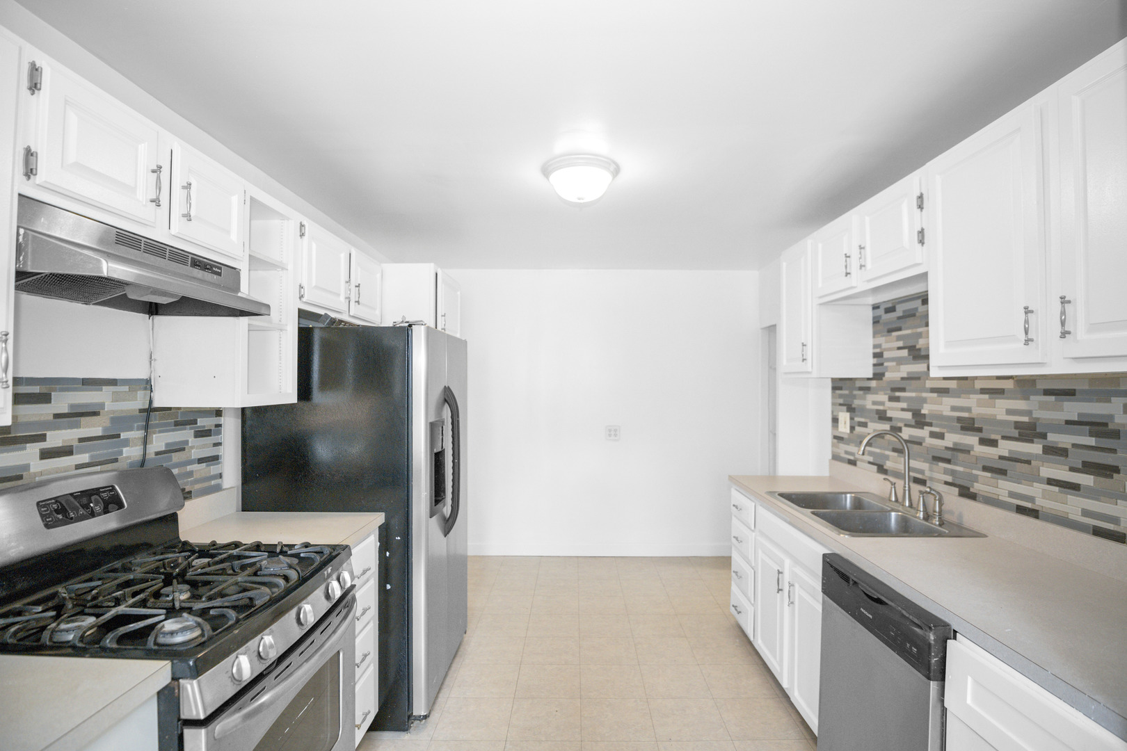 235 N ARDMORE Avenue, Villa Park, IL 60181