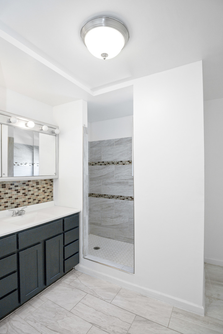 235 N ARDMORE Avenue, Villa Park, IL 60181