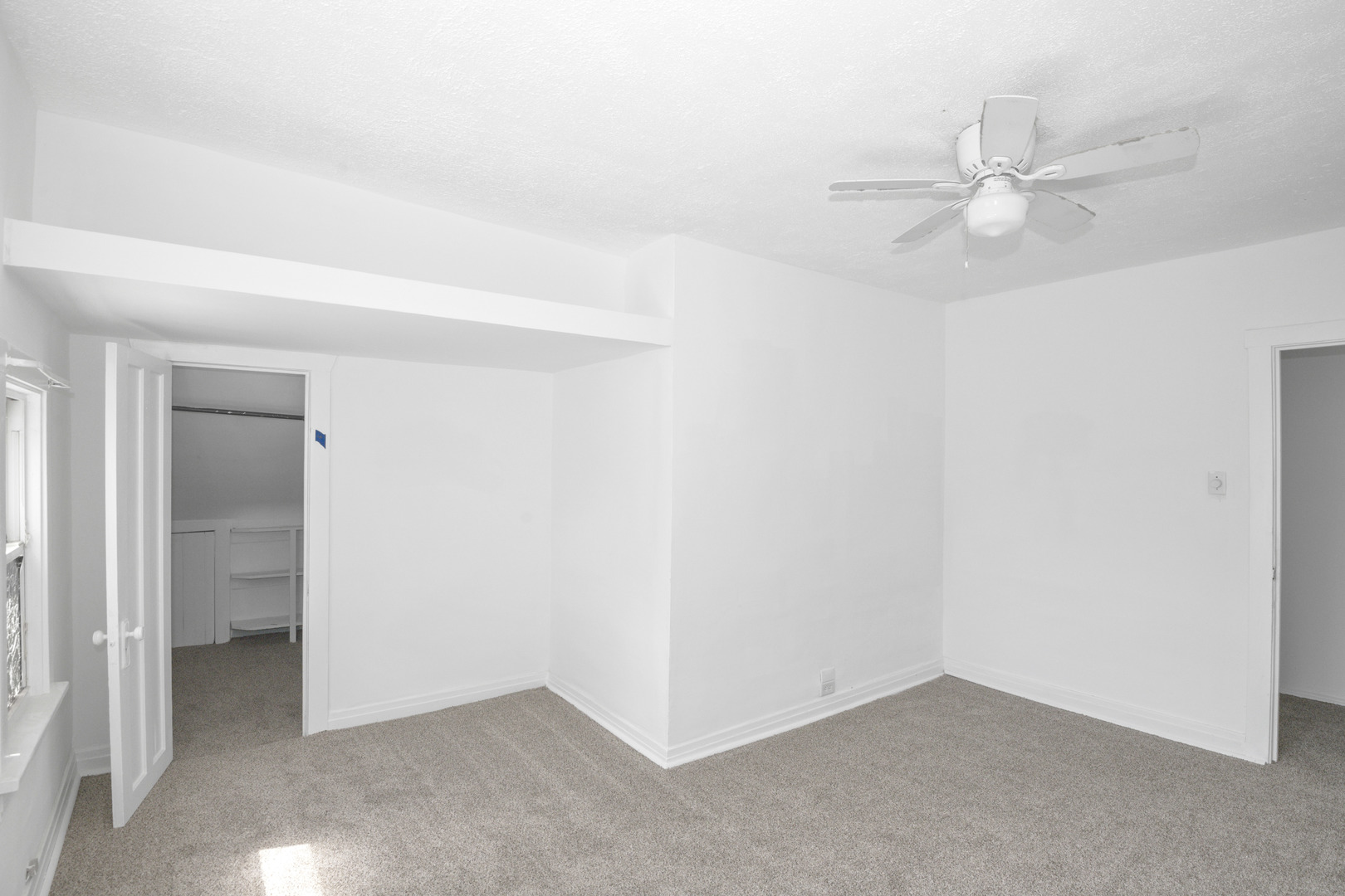 235 N ARDMORE Avenue, Villa Park, IL 60181