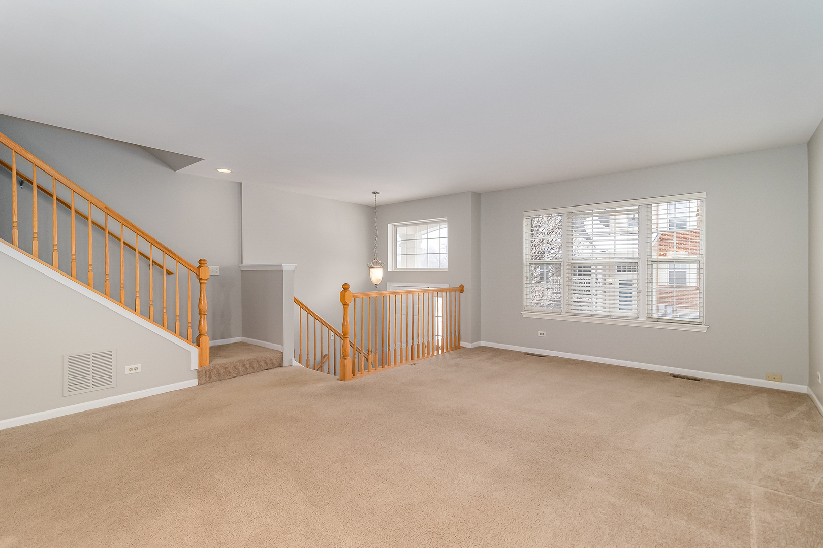 520 Lincoln Station Drive, Oswego, IL 60543