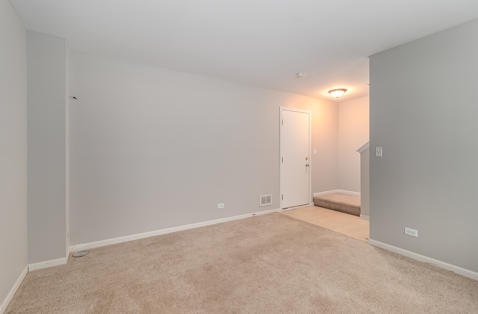 520 Lincoln Station Drive, Oswego, IL 60543