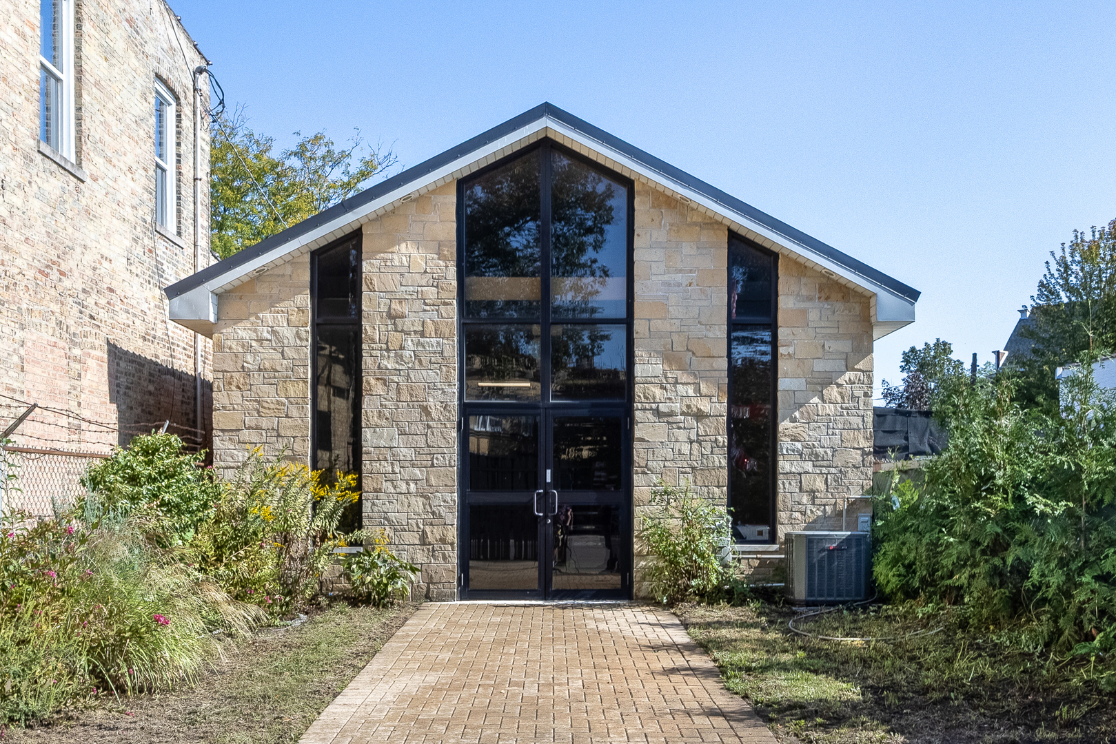 3381 N Milwaukee Avenue, Chicago, IL 60641