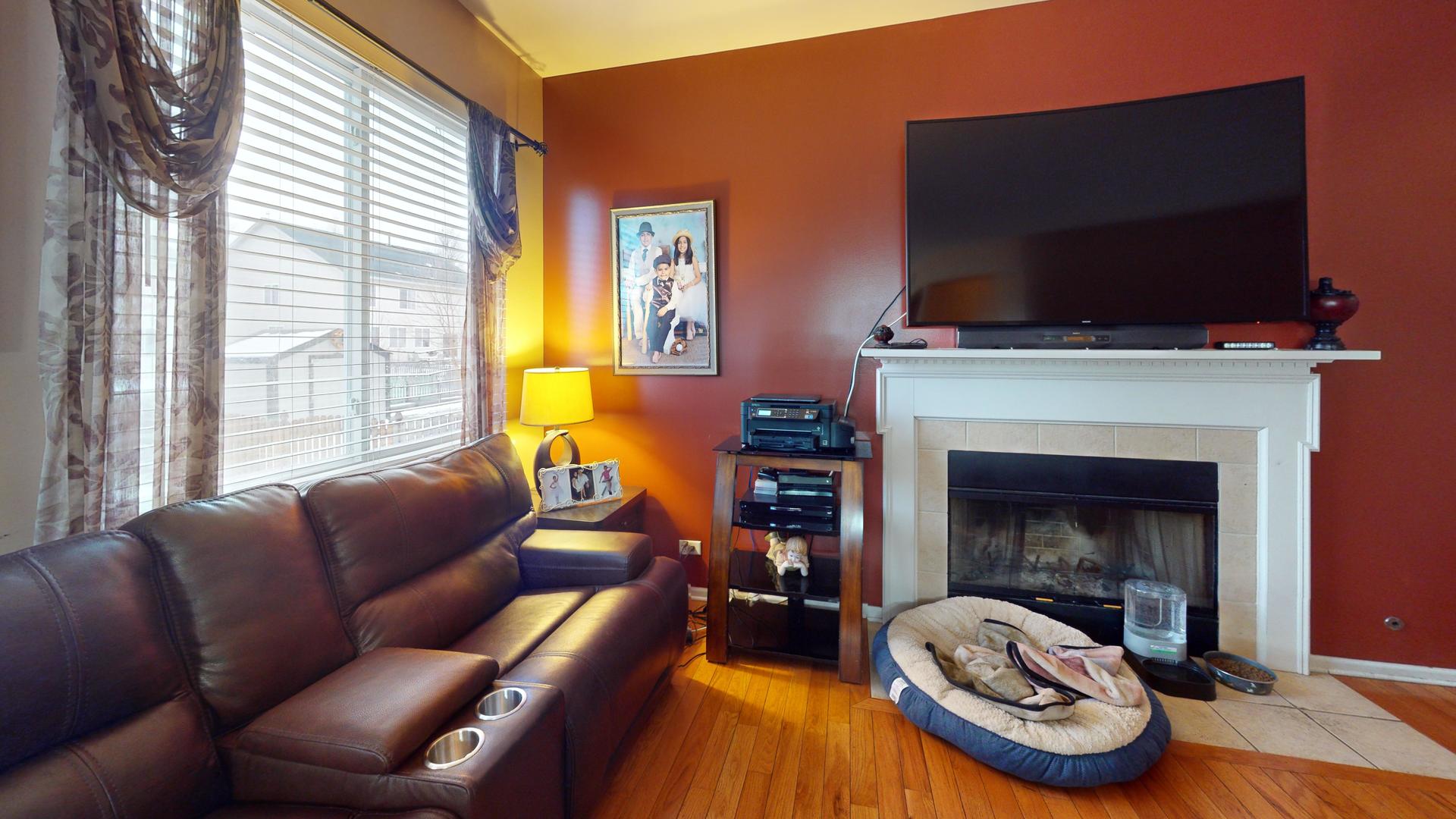 4132 Hoffman Street, Plano, IL 60545