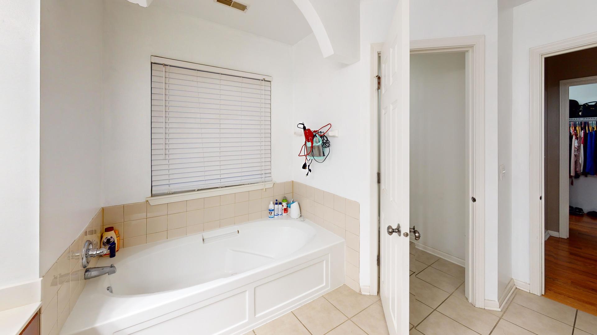 4132 Hoffman Street, Plano, IL 60545