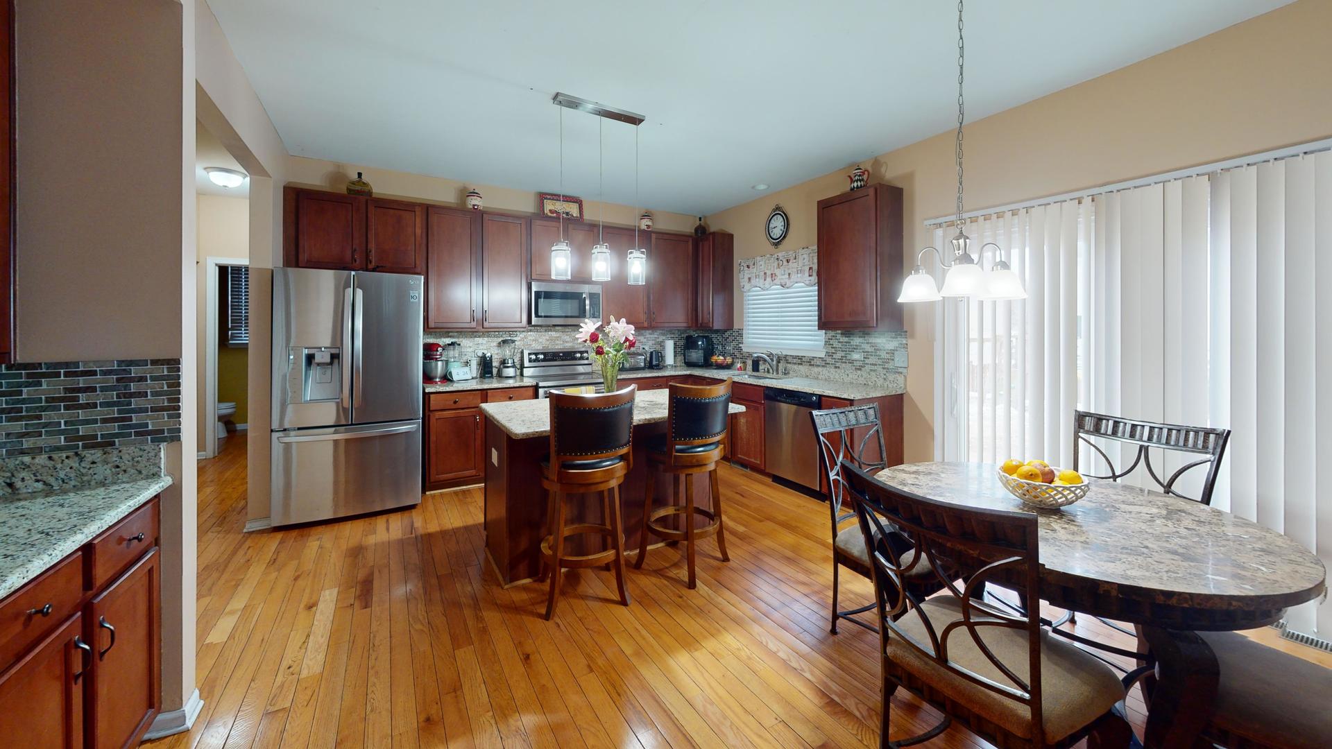 4132 Hoffman Street, Plano, IL 60545