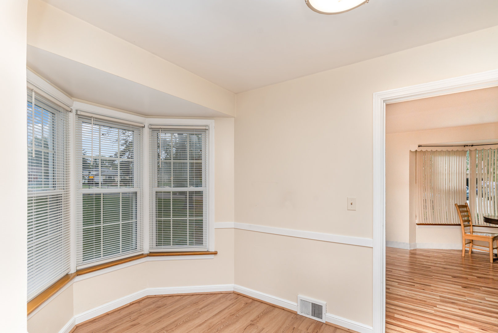 110 Homestead Drive, Wood Dale, IL 60191