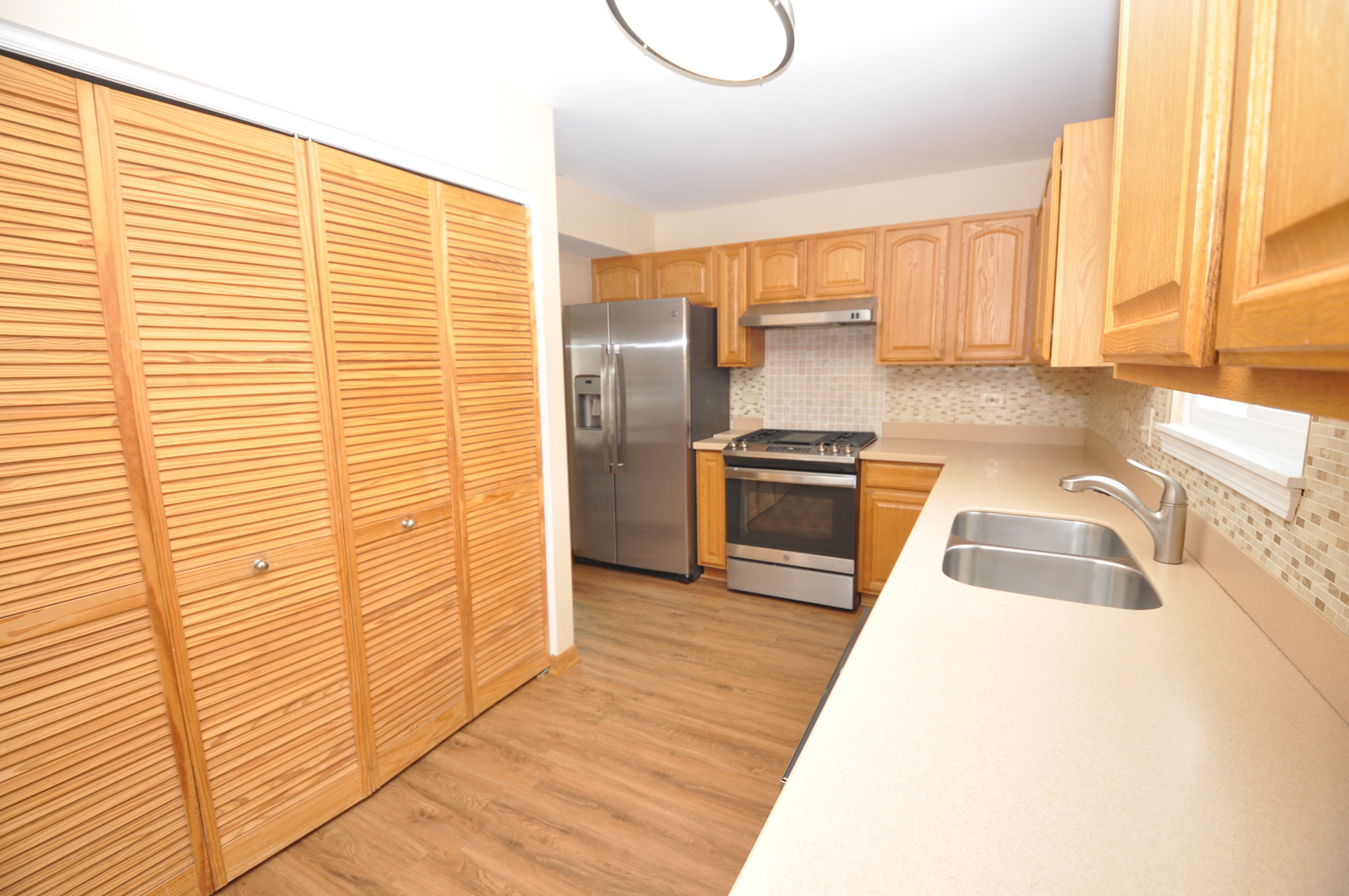 1146 E TEDY Court, Round Lake Beach, IL 60073