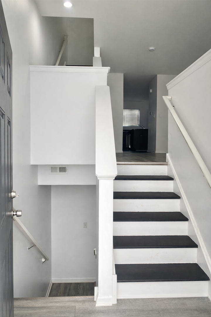 308 Niagara Drive, Volo, IL 60073