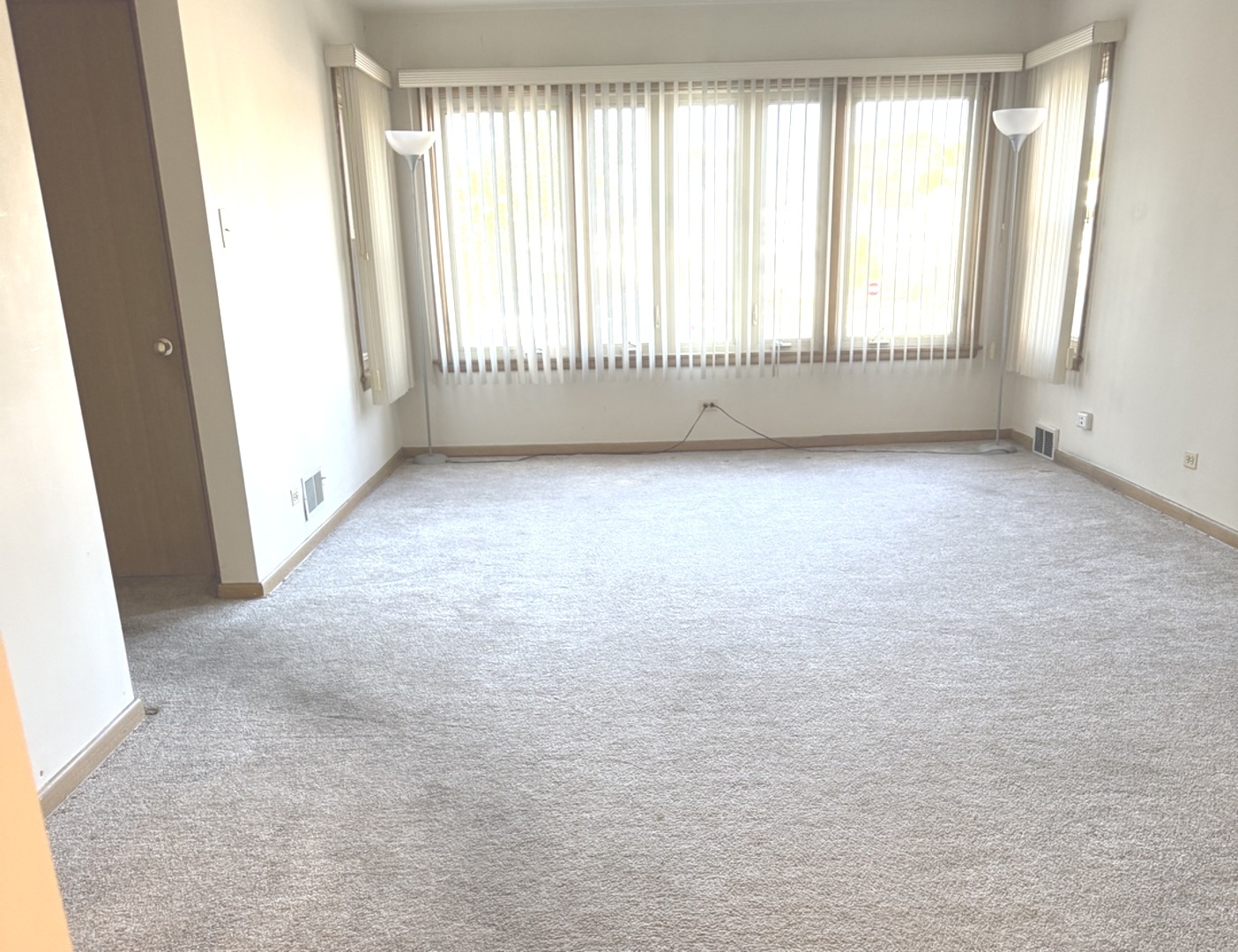 7121 W Foster Place #1, Chicago, IL 60656