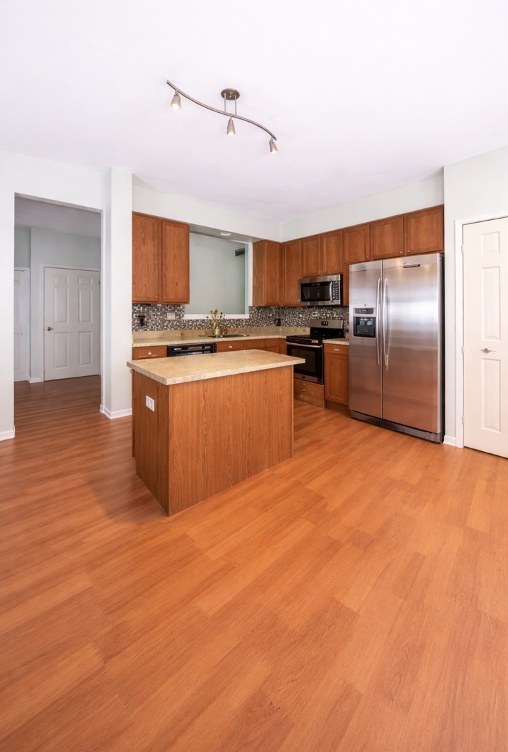 6930 Creekside Drive #6930, Plainfield, IL 60586