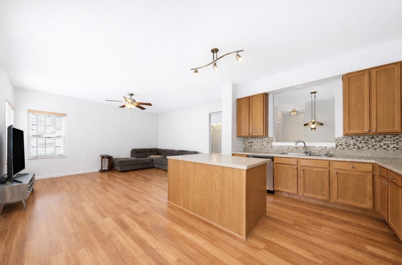 6930 Creekside Drive #6930, Plainfield, IL 60586