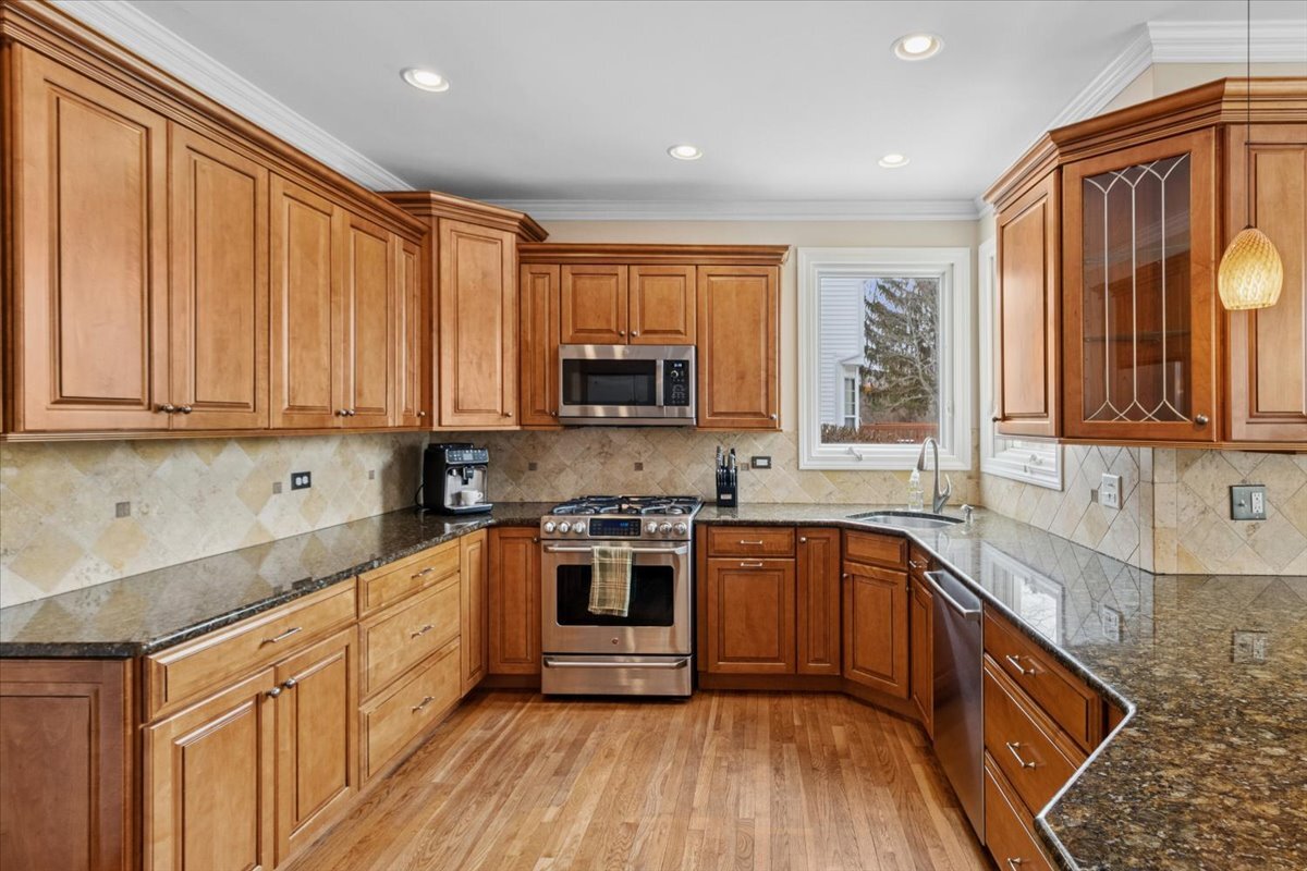 1241 Eric Lane, Lake Zurich, IL 60047