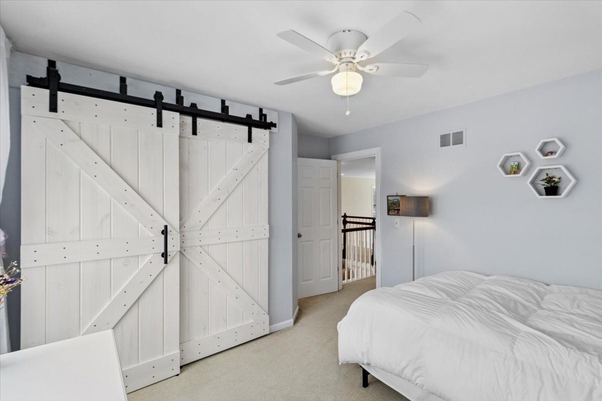 1241 Eric Lane, Lake Zurich, IL 60047