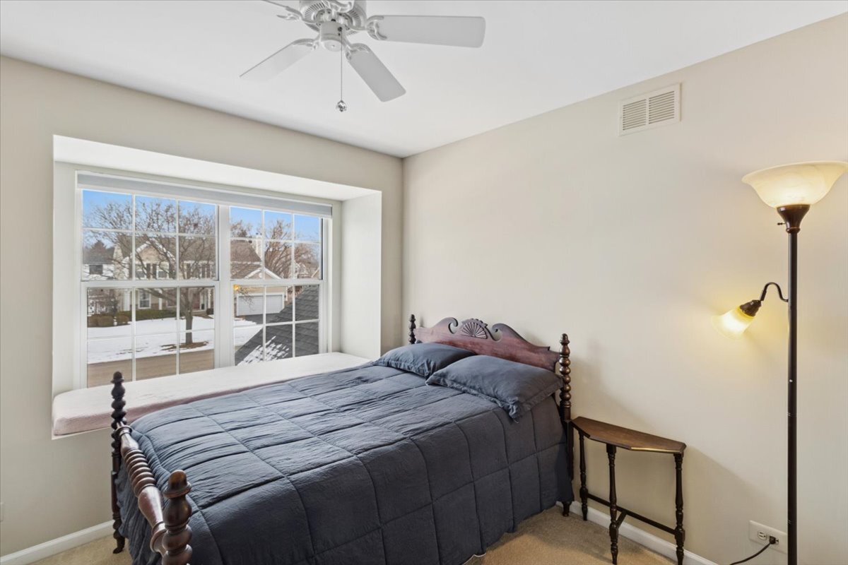 1241 Eric Lane, Lake Zurich, IL 60047