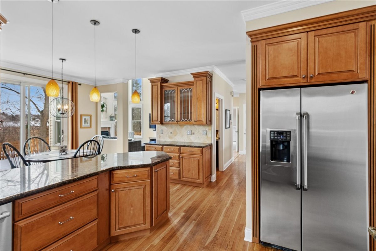 1241 Eric Lane, Lake Zurich, IL 60047