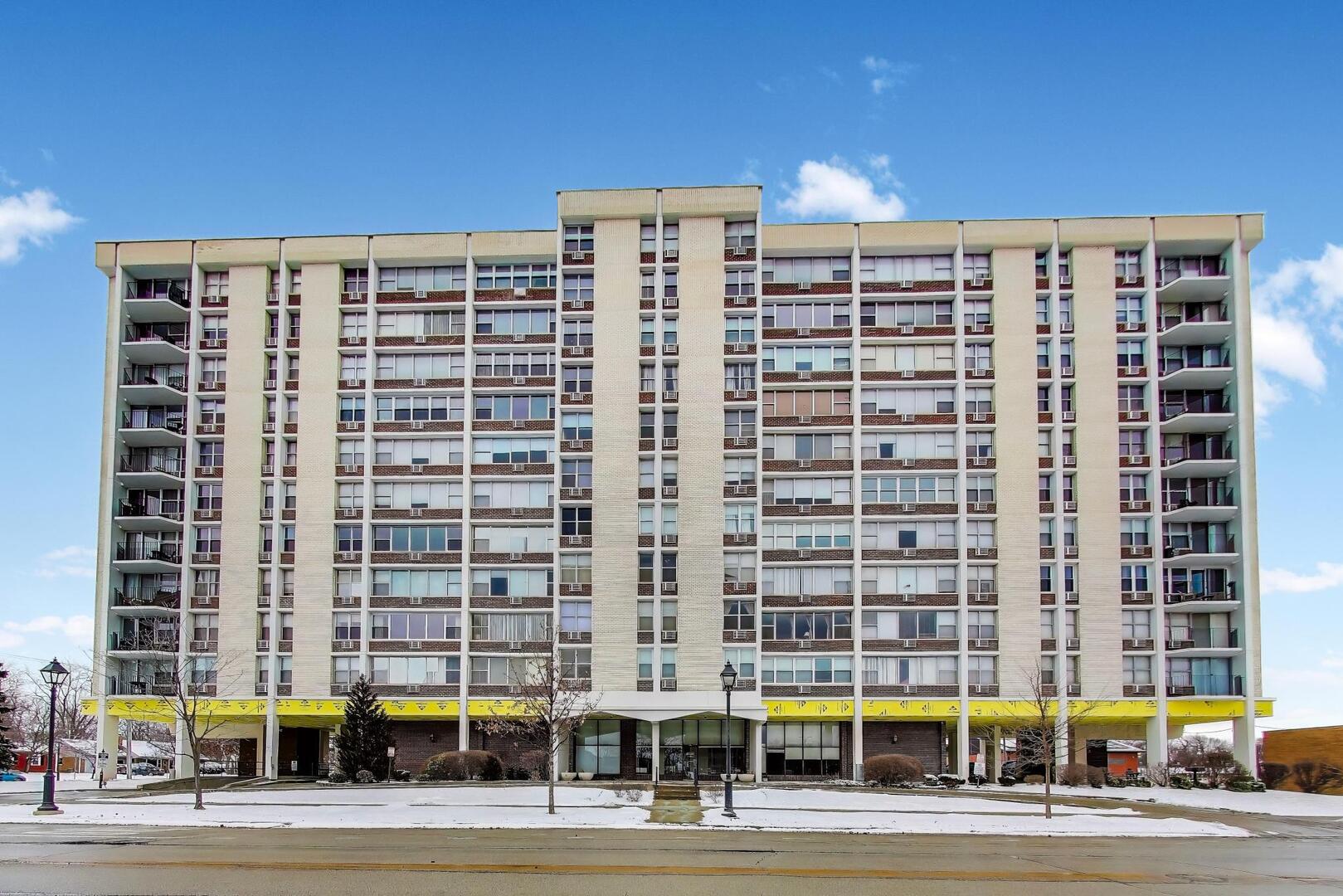 33 N Main Street #3C, Lombard, IL 60148