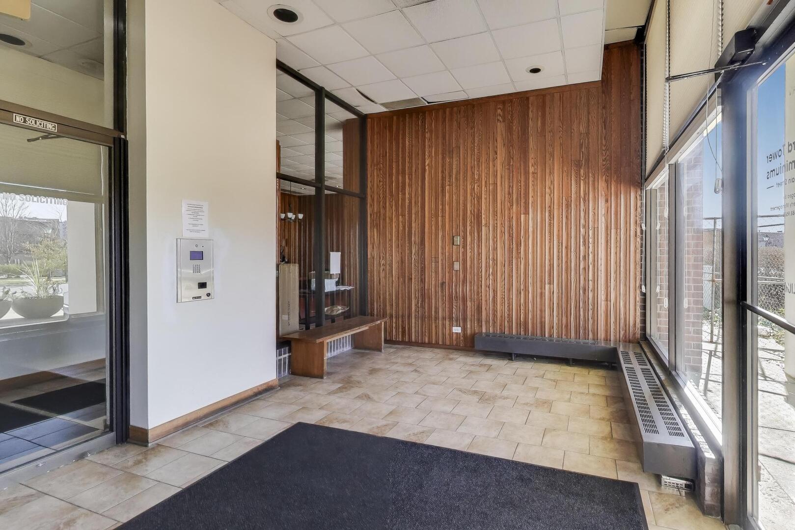 33 N Main Street #3C, Lombard, IL 60148