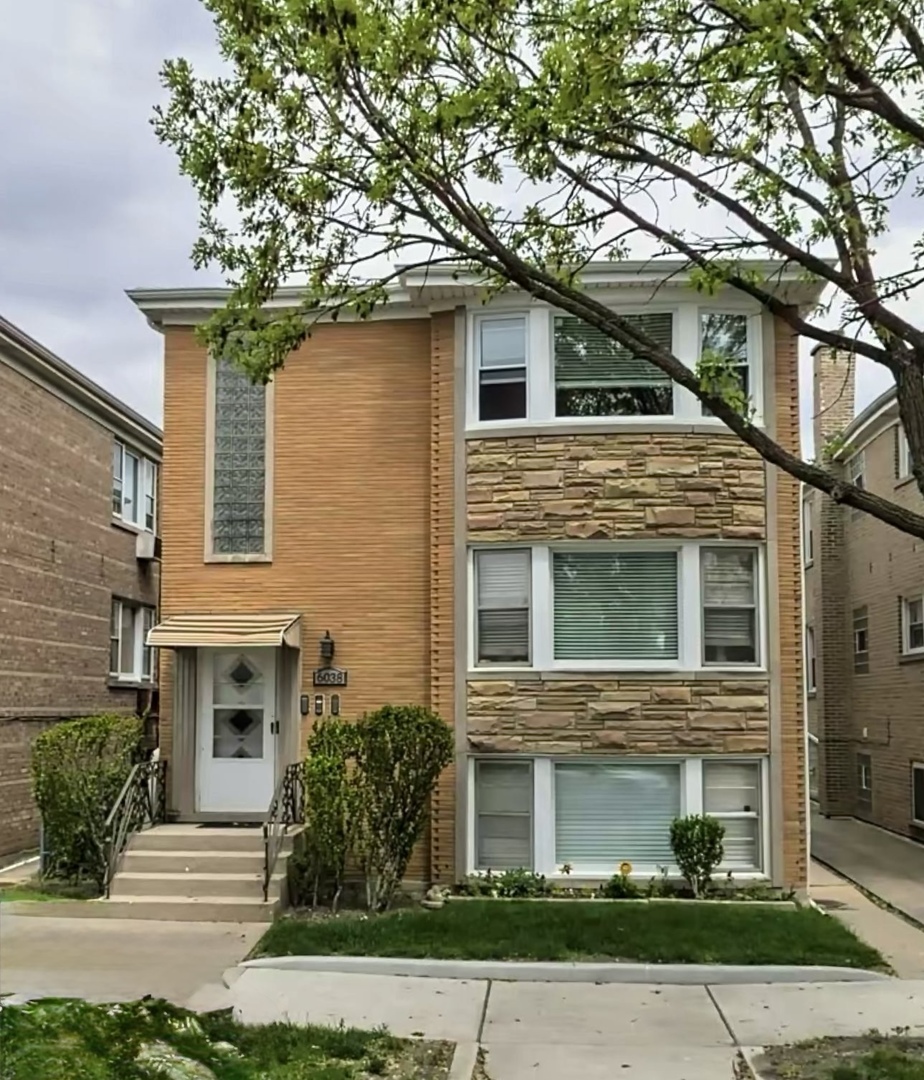 6038 W Peterson Avenue #1, Chicago, IL 60646