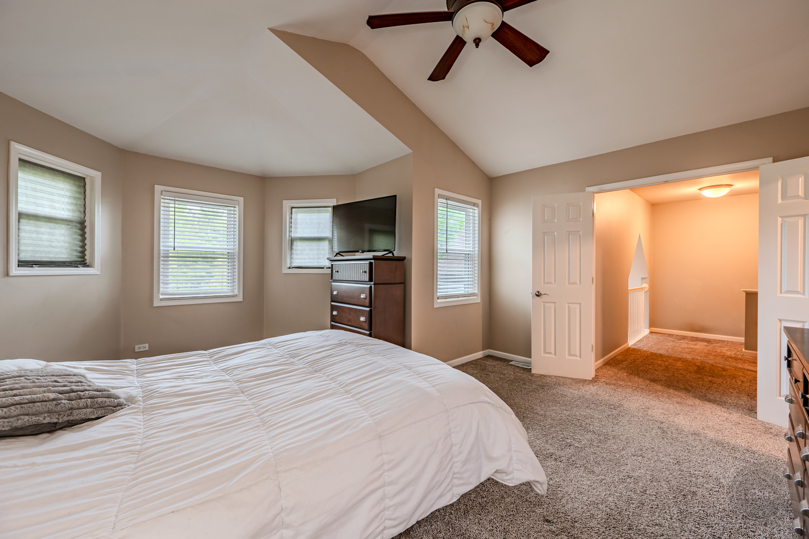 307 Inner Circle Drive, Bolingbrook, IL 60490